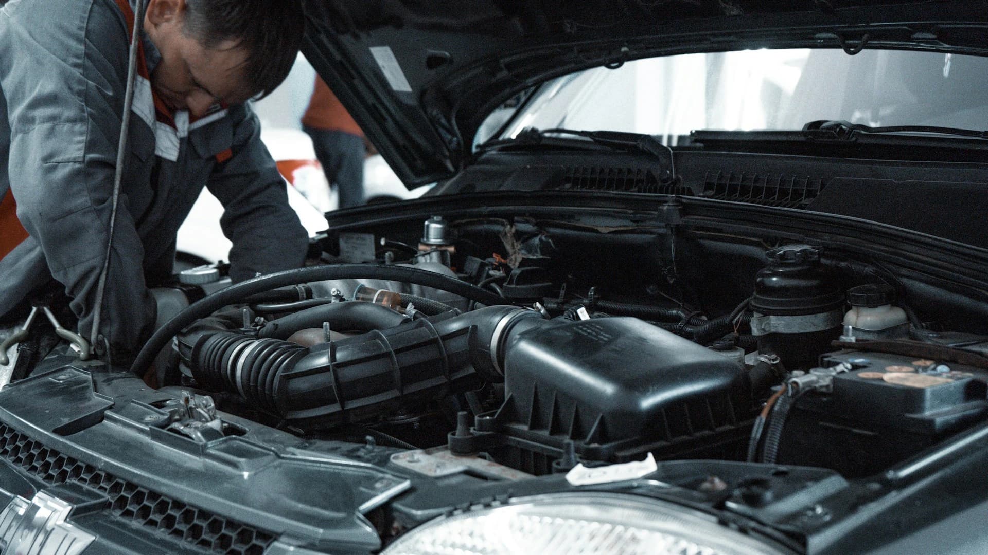 AUTO ODOLKA - Profesionální autoservis v Odolena Voda AUTO ODOLKA autoservis v Odolena Voda - moderní opravy vozidel s fotodokumentací